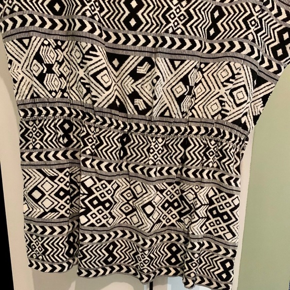 Forever 21 black white short-sleeve tunic style shirt belt loop… - Picture 3 of 9